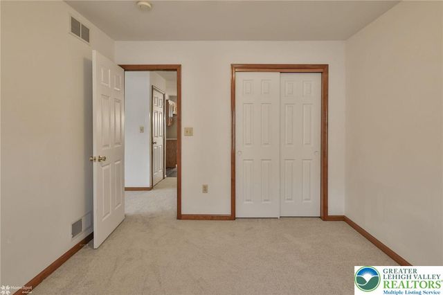 1927 Vintage Road, Bethlehem Twp, PA 18045