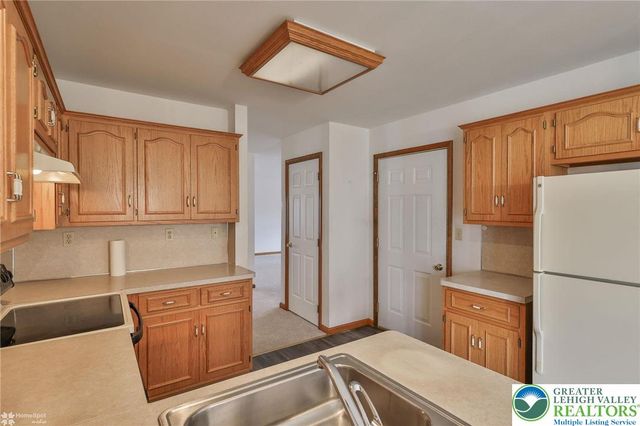 1927 Vintage Road, Bethlehem Twp, PA 18045