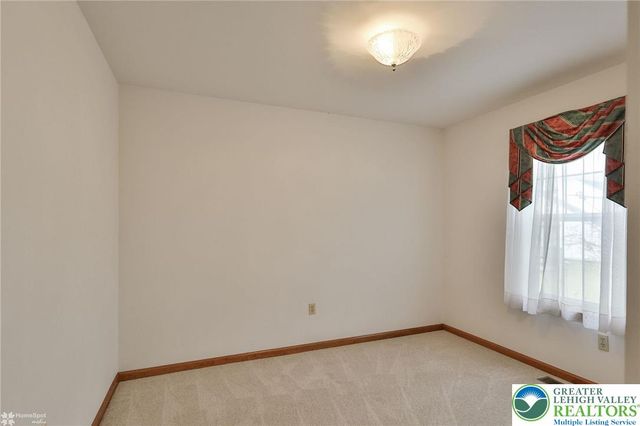 1927 Vintage Road, Bethlehem Twp, PA 18045