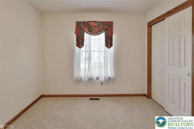 1927 Vintage Road, Bethlehem Twp, PA 18045