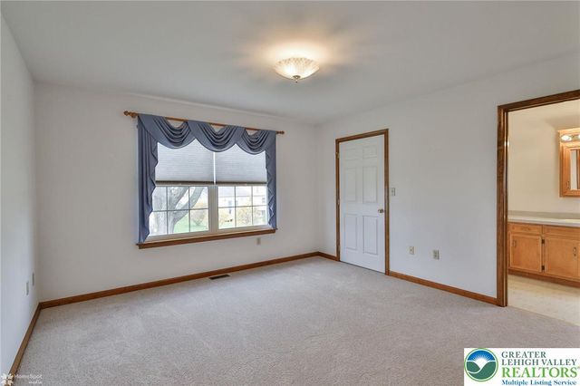 1927 Vintage Road, Bethlehem Twp, PA 18045