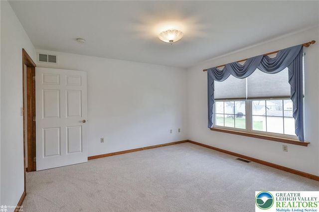 1927 Vintage Road, Bethlehem Twp, PA 18045