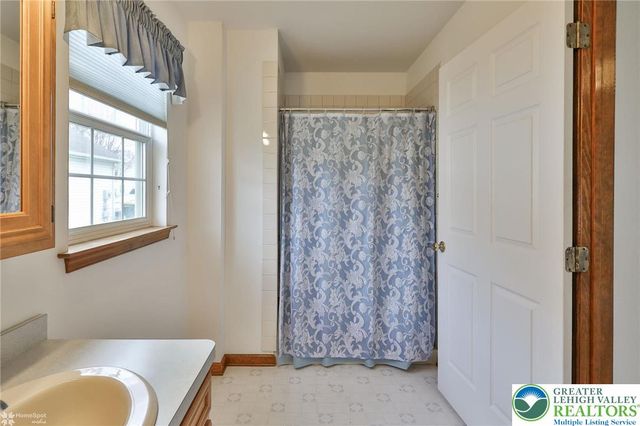 1927 Vintage Road, Bethlehem Twp, PA 18045