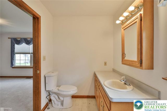 1927 Vintage Road, Bethlehem Twp, PA 18045