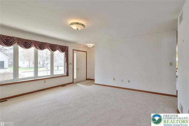 1927 Vintage Road, Bethlehem Twp, PA 18045