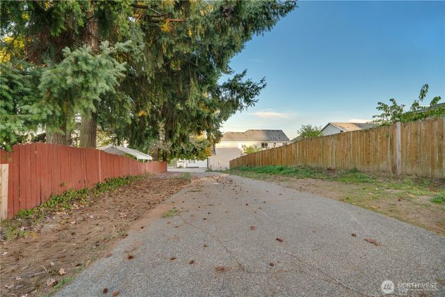 4051 E J Street, Tacoma, WA 98404