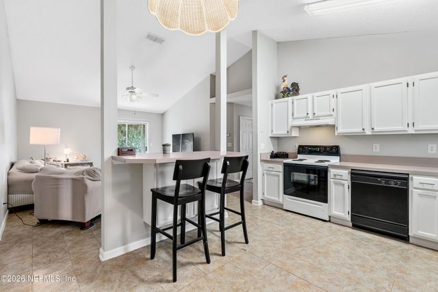 3000 WAVERING Lane, Middleburg, FL 32068