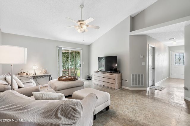 3000 WAVERING Lane, Middleburg, FL 32068