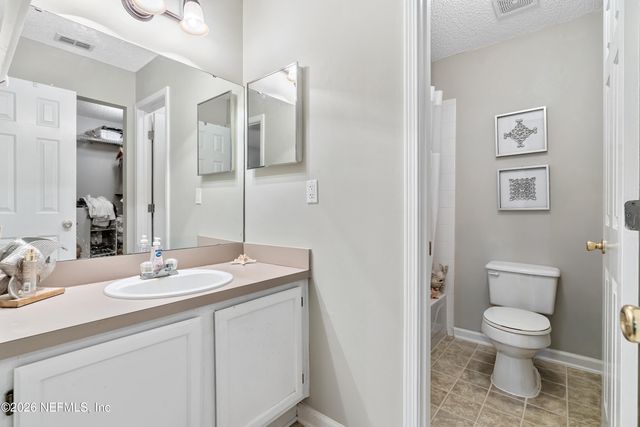 3000 WAVERING Lane, Middleburg, FL 32068