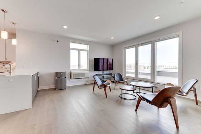 2 Cliveden St 601E, Quincy, MA 02169