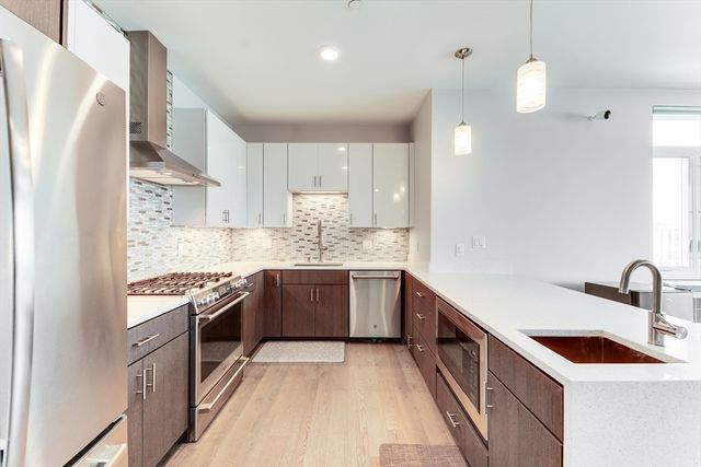 2 Cliveden St 601E, Quincy, MA 02169