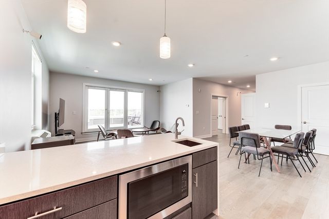 2 Cliveden St 601E, Quincy, MA 02169