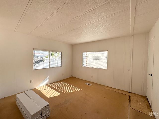 721 Underwood Court, Bakersfield, CA 93301