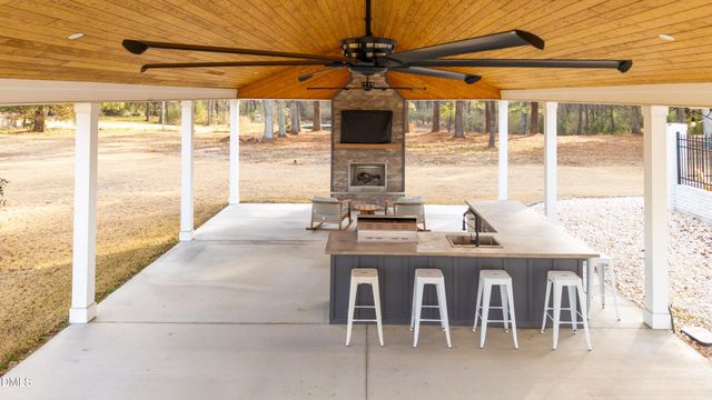 250 Savannah Hill Road, Dunn, NC 28334