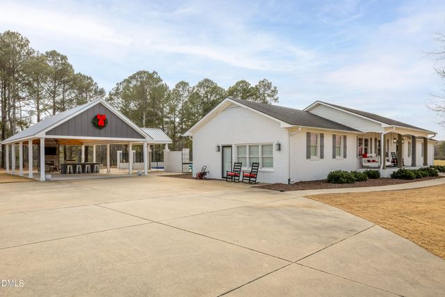 250 Savannah Hill Road, Dunn, NC 28334