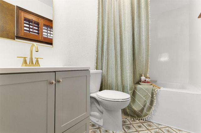 21205 National DR, Lago Vista, TX 78645