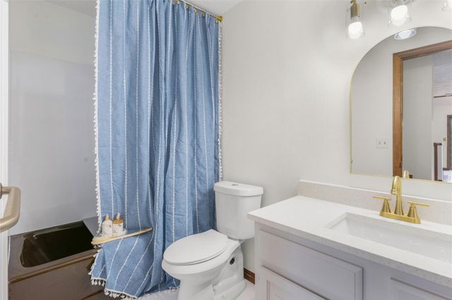 21205 National DR, Lago Vista, TX 78645