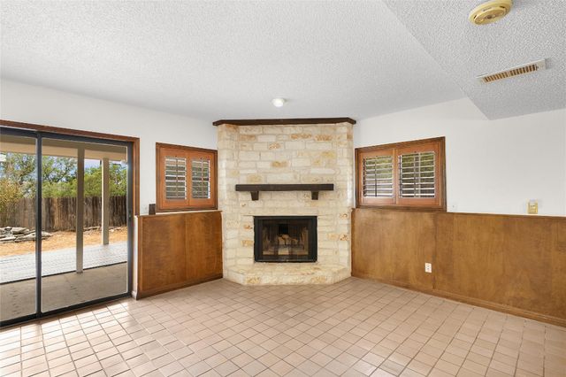 21205 National DR, Lago Vista, TX 78645