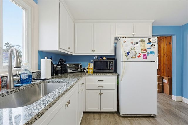 37 Knowles Drive, Warwick, RI 02888