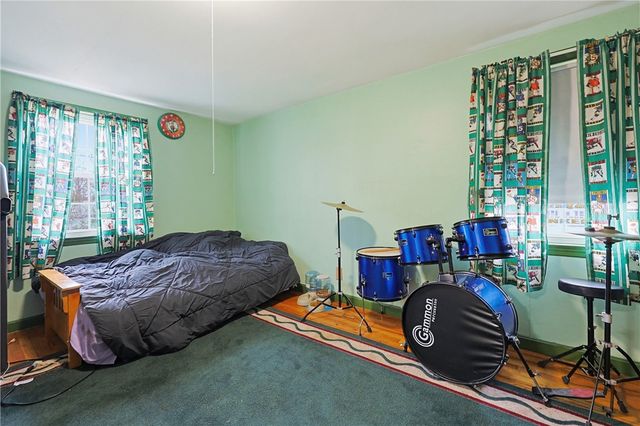 37 Knowles Drive, Warwick, RI 02888