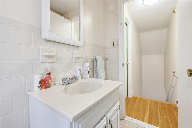 37 Knowles Drive, Warwick, RI 02888