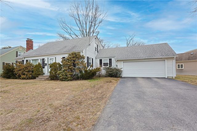 37 Knowles Drive, Warwick, RI 02888