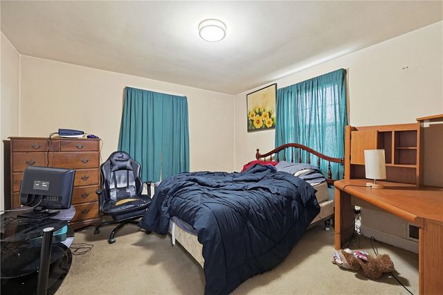 37 Knowles Drive, Warwick, RI 02888