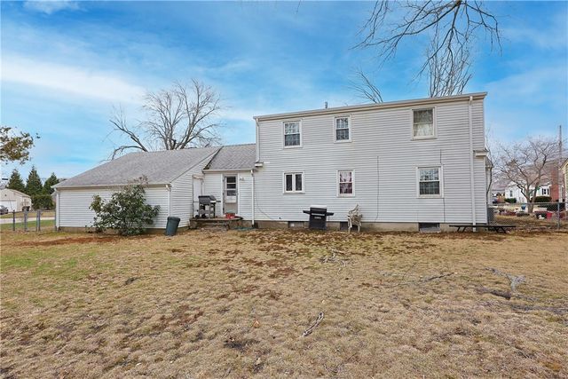 37 Knowles Drive, Warwick, RI 02888