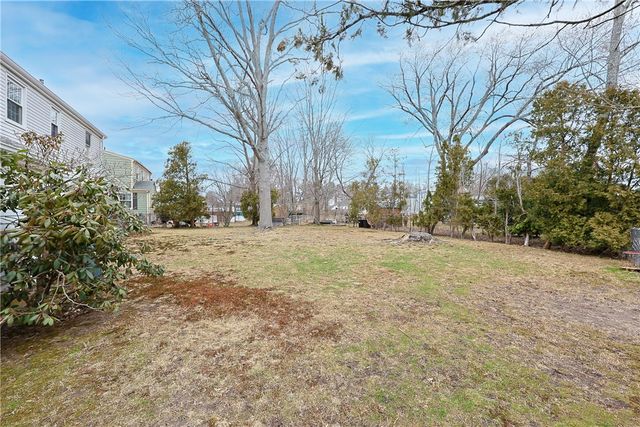 37 Knowles Drive, Warwick, RI 02888