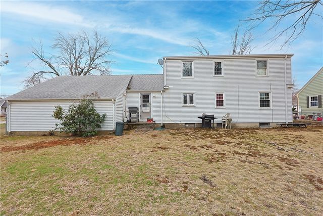 37 Knowles Drive, Warwick, RI 02888