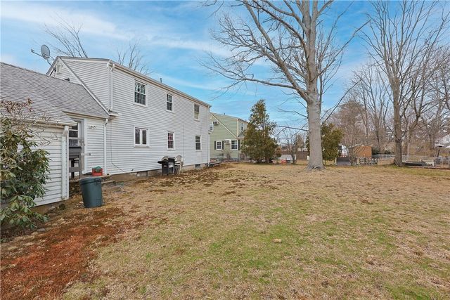 37 Knowles Drive, Warwick, RI 02888