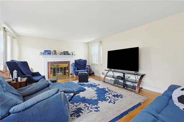 37 Knowles Drive, Warwick, RI 02888