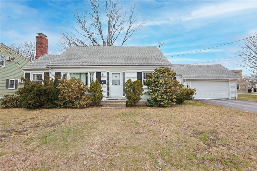 37 Knowles Drive, Warwick, RI 02888