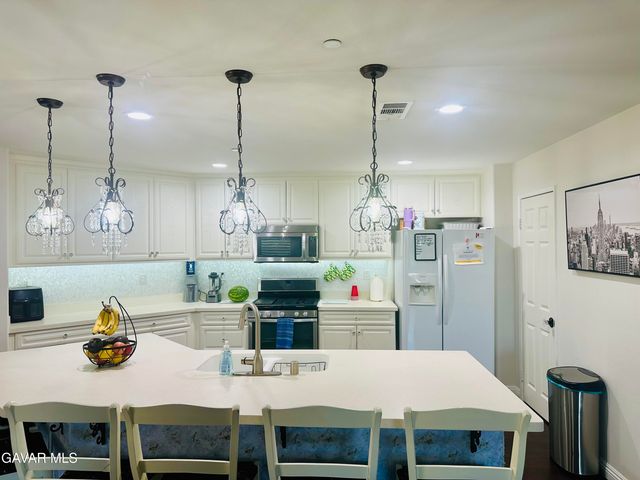 3525 E Avenue J3, Lancaster, CA 93535