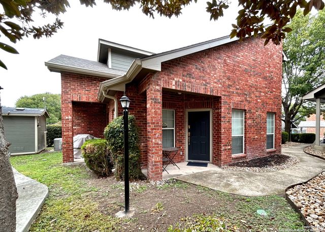 42 Chapel Hill Cir Unit 42, San Antonio, TX 78240