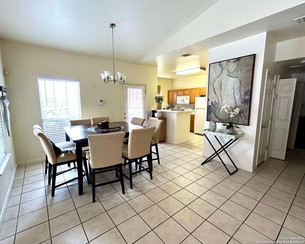 42 Chapel Hill Cir Unit 42, San Antonio, TX 78240