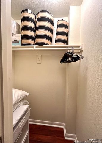 42 Chapel Hill Cir Unit 42, San Antonio, TX 78240