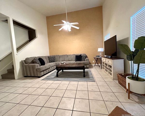 42 Chapel Hill Cir Unit 42, San Antonio, TX 78240