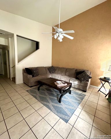 42 Chapel Hill Cir Unit 42, San Antonio, TX 78240