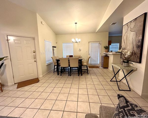 42 Chapel Hill Cir Unit 42, San Antonio, TX 78240