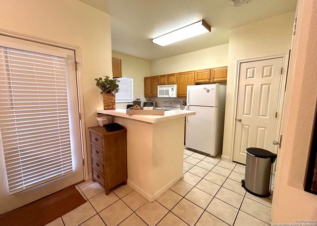 42 Chapel Hill Cir Unit 42, San Antonio, TX 78240