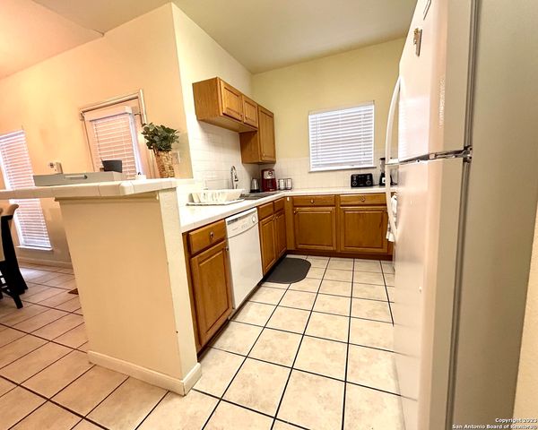 42 Chapel Hill Cir Unit 42, San Antonio, TX 78240