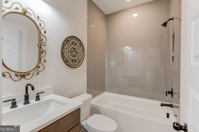 7033 Manchester Drive, Flowery Branch, GA 30542