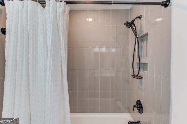 7033 Manchester Drive, Flowery Branch, GA 30542