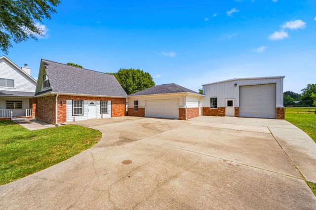 11443 Outpost Cove Drive, Willis, TX 77318