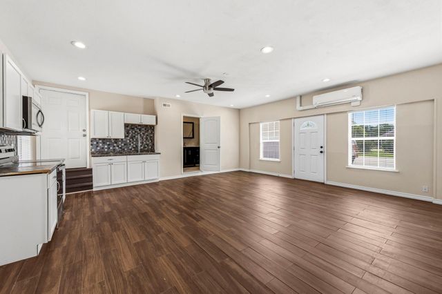 11443 Outpost Cove Drive, Willis, TX 77318