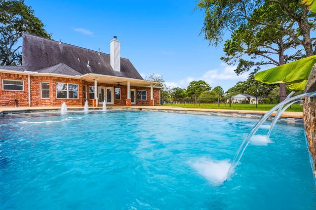11443 Outpost Cove Drive, Willis, TX 77318