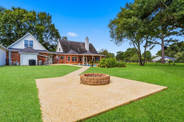 11443 Outpost Cove Drive, Willis, TX 77318