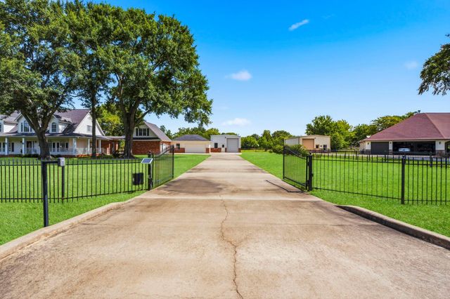11443 Outpost Cove Drive, Willis, TX 77318