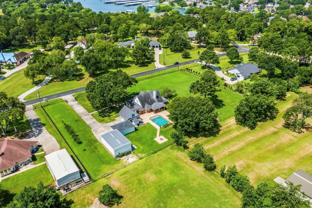 11443 Outpost Cove Drive, Willis, TX 77318